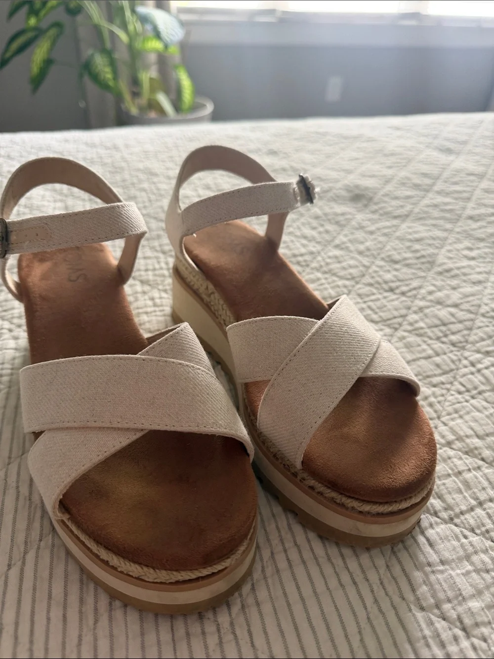 Tom’s Gia Natural Wedge Canvas Platform Sandals - 6.5